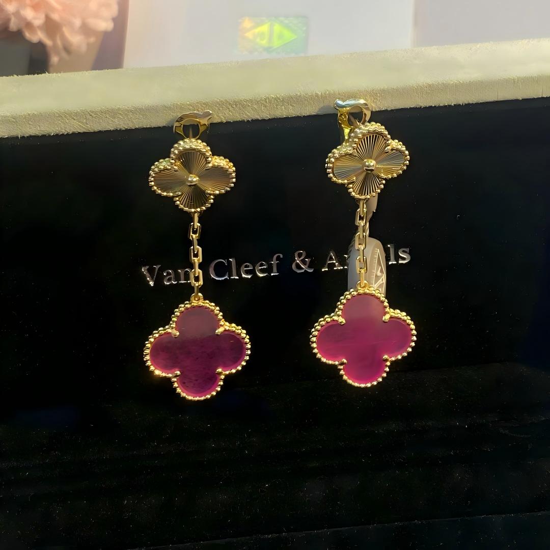 [Cyra] NEW CLOVER 2 MOTIF PINK ENAMEL EARRINGS
