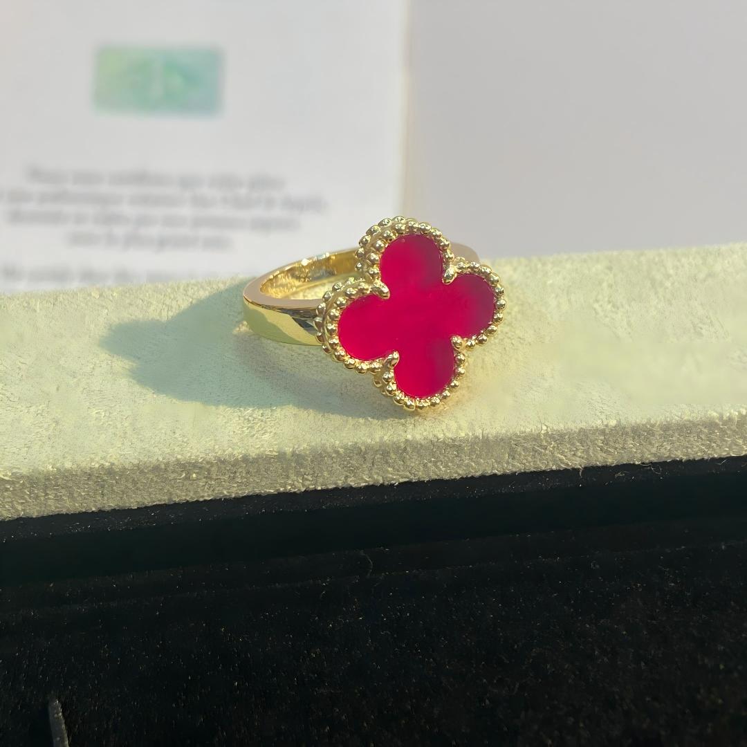[Cyra] NEW CLOVER PINK ENAMEL RINGS