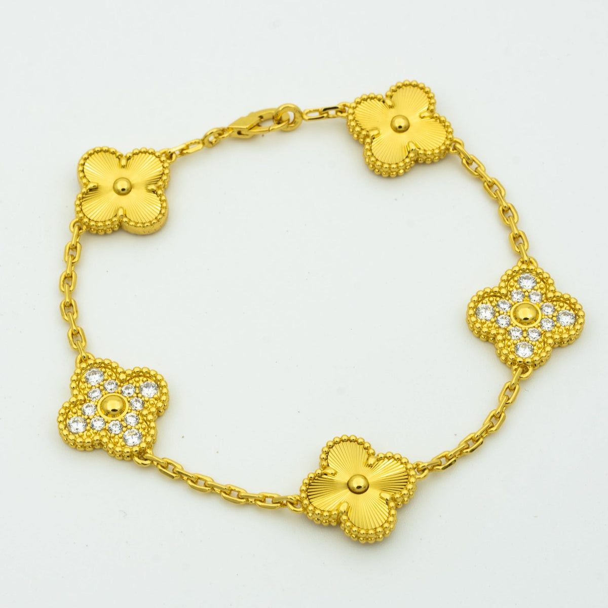 [Cyra] New  CLOVER 5 MOTIF LASER BRACELET COLLECTION
