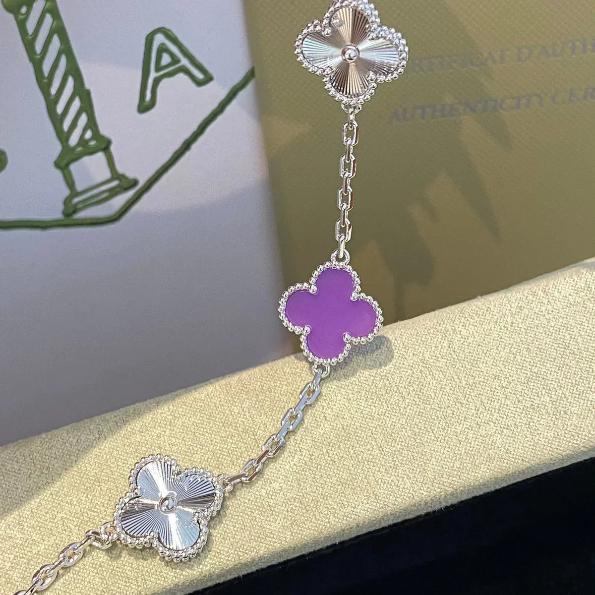 [Cyra] New  CLOVER 5 MOTIF VIOLET BRACELET COLLECTION