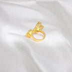 [Cyra]  LUCKY BETWEEN THE FINGER RING