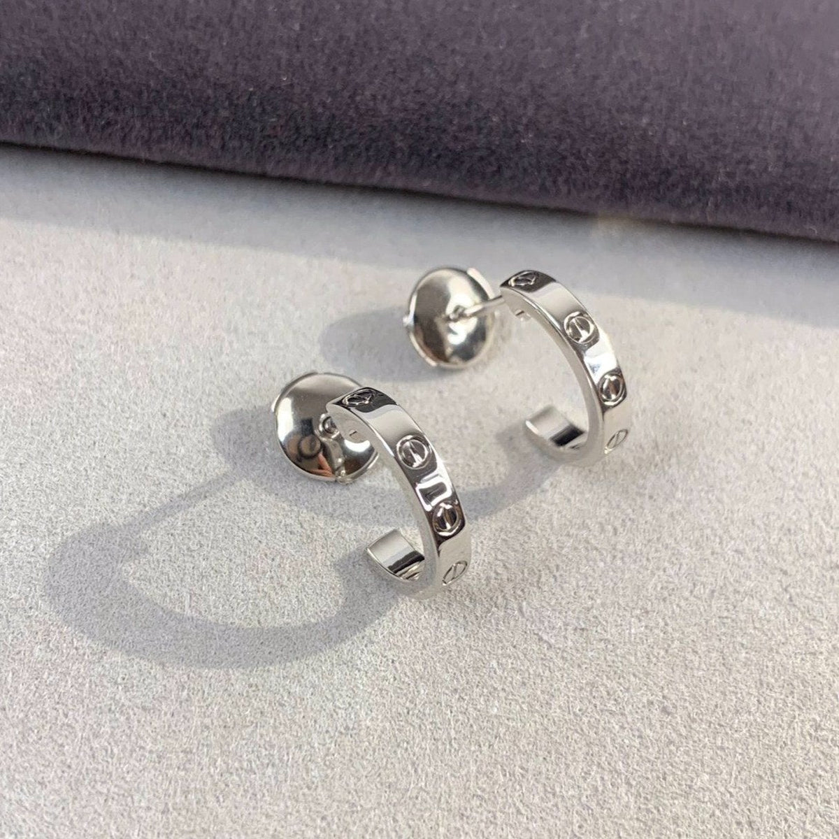 [Cyra]  LOVE EARRINGS 2.65MM SILVER