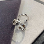 [Cyra]  LOVE イヤリング 2.65MM シルバー