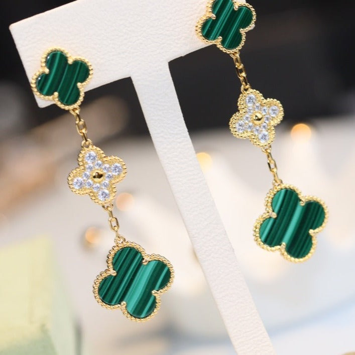 [Cyra]  CLOVER EARRINGS GOLD MALACHITE DIAMOND 3 MOTIF