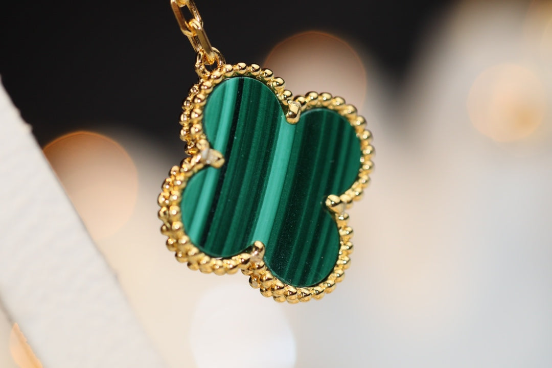 [Cyra]  CLOVER EARRINGS GOLD MALACHITE DIAMOND 3 MOTIF