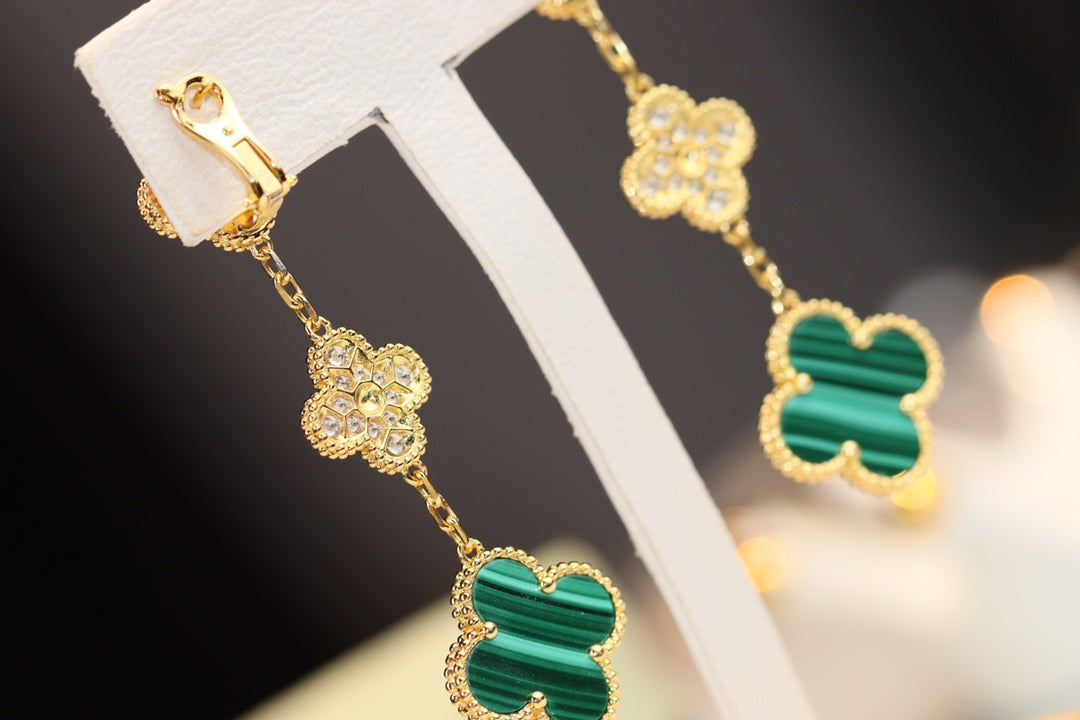 [Cyra]  CLOVER EARRINGS GOLD MALACHITE DIAMOND 3 MOTIF