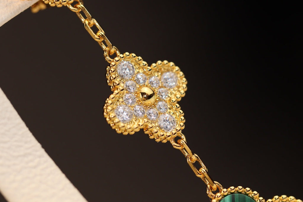 [Cyra]  CLOVER EARRINGS GOLD MALACHITE DIAMOND 3 MOTIF