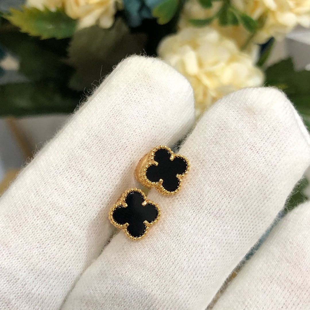 [Cyra]  CLOVER MINI GOLD EARRINGS
