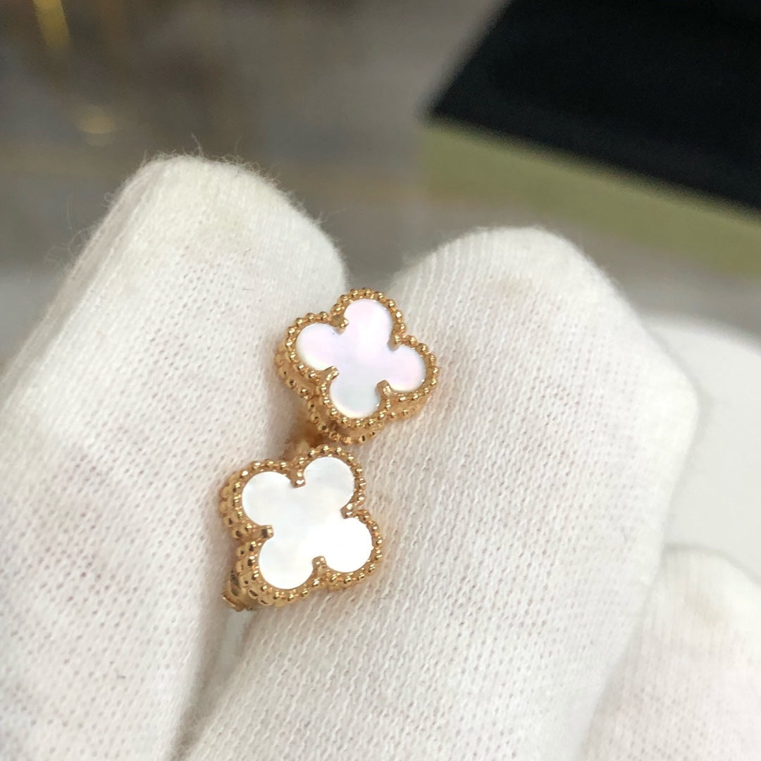 [Cyra]  CLOVER MINI GOLD EARRINGS