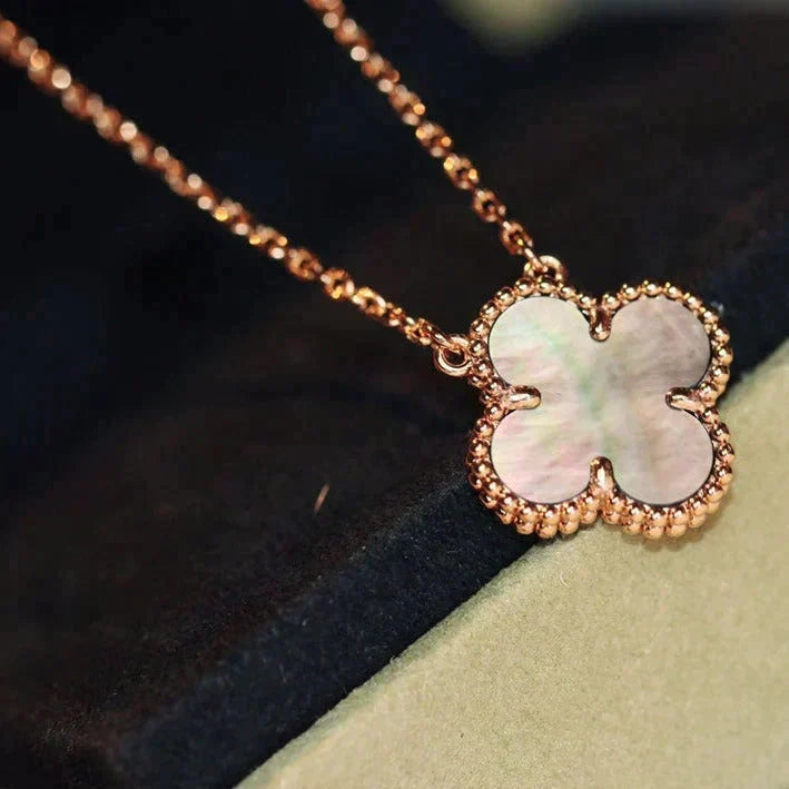 [Cyra] CLOVER 15MM GRAUE PERLMUTTKETTE