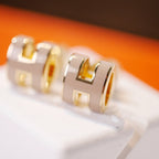 [Cyra]  MINI POP H GOLD EARRINGS GREY
