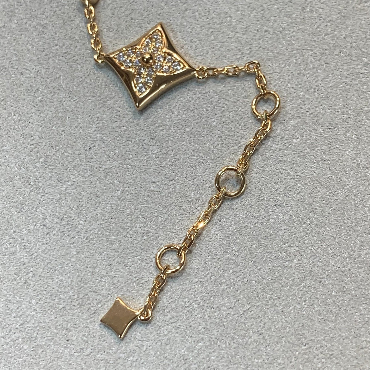 [Cyra]  STAR AND SUN 4 MOTIFS GOLD DIAMONDS BRACELET
