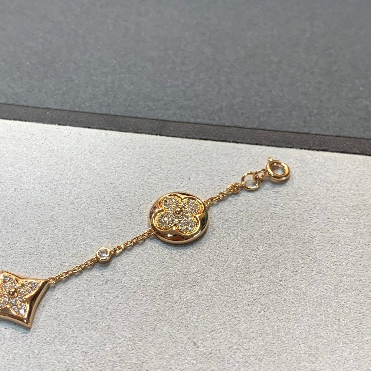 [Cyra]  STAR AND SUN 4 MOTIFS GOLD DIAMONDS BRACELET