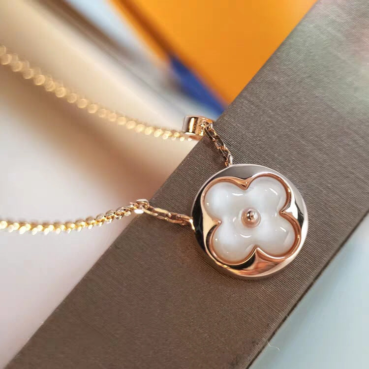 [Cyra]  SUN MOP GOLD 1 DIAMOND NECKLACE