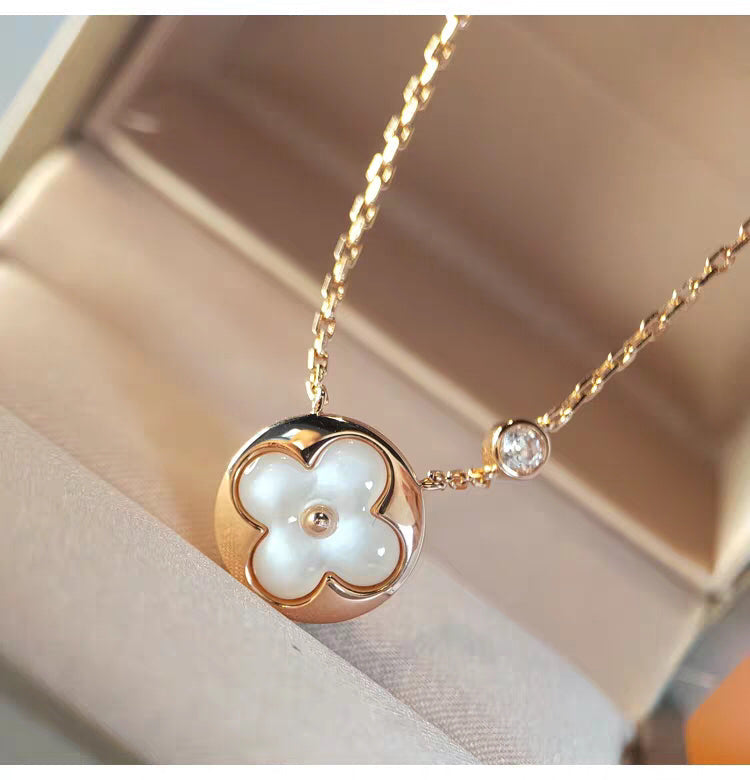 [Cyra]  SUN MOP GOLD 1 DIAMOND NECKLACE