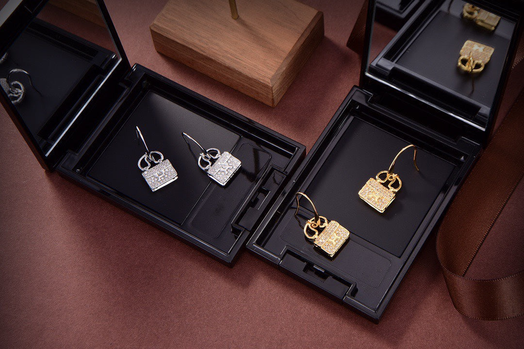 [Cyra]  KELLY DIAMOND EARRINGS