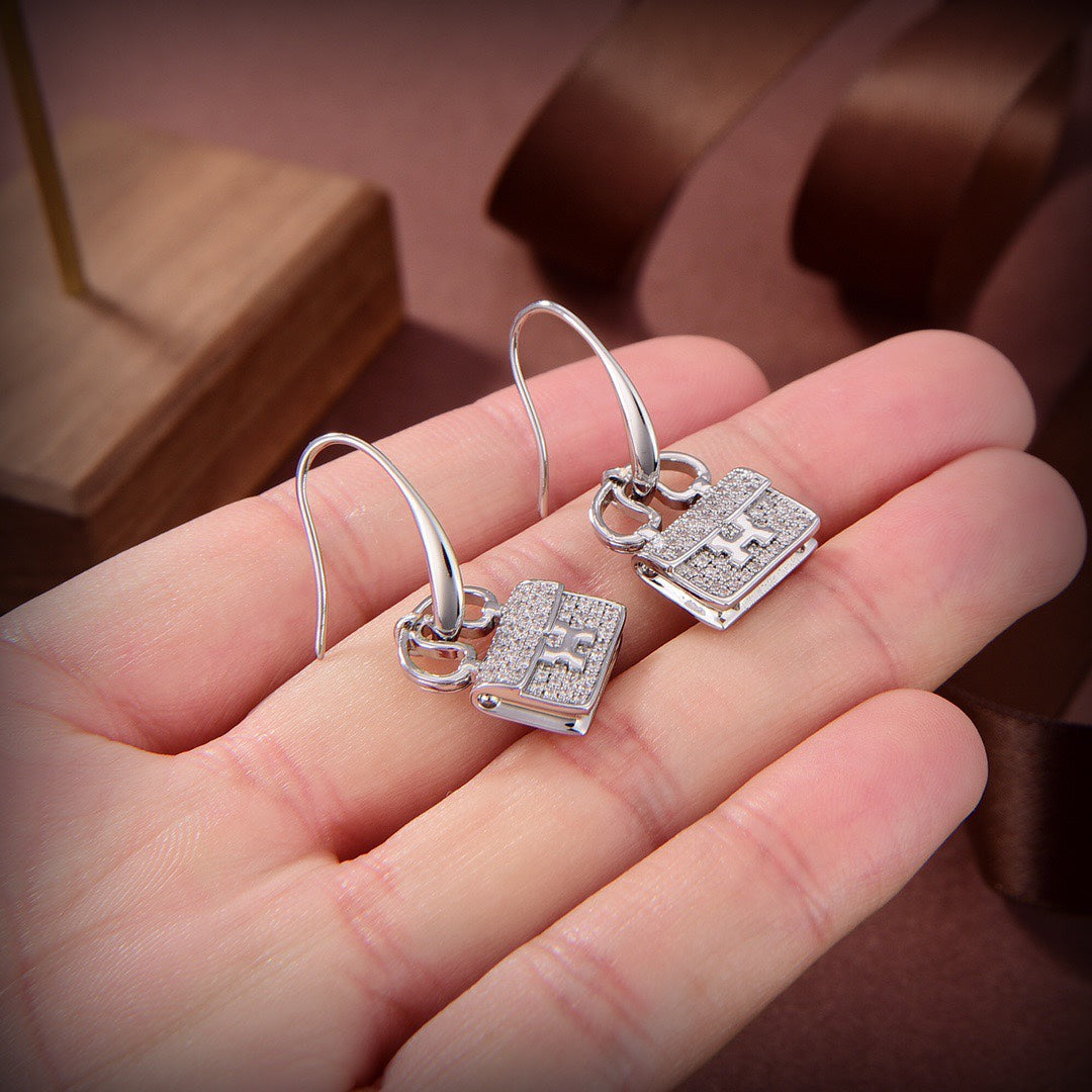[Cyra]  KELLY DIAMOND EARRINGS
