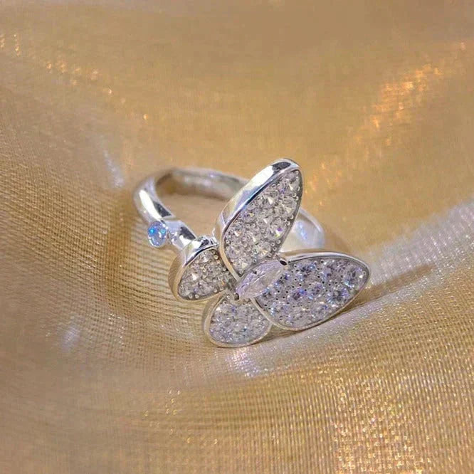 [Cyra]  BUTTERFLY DIAMOND RING