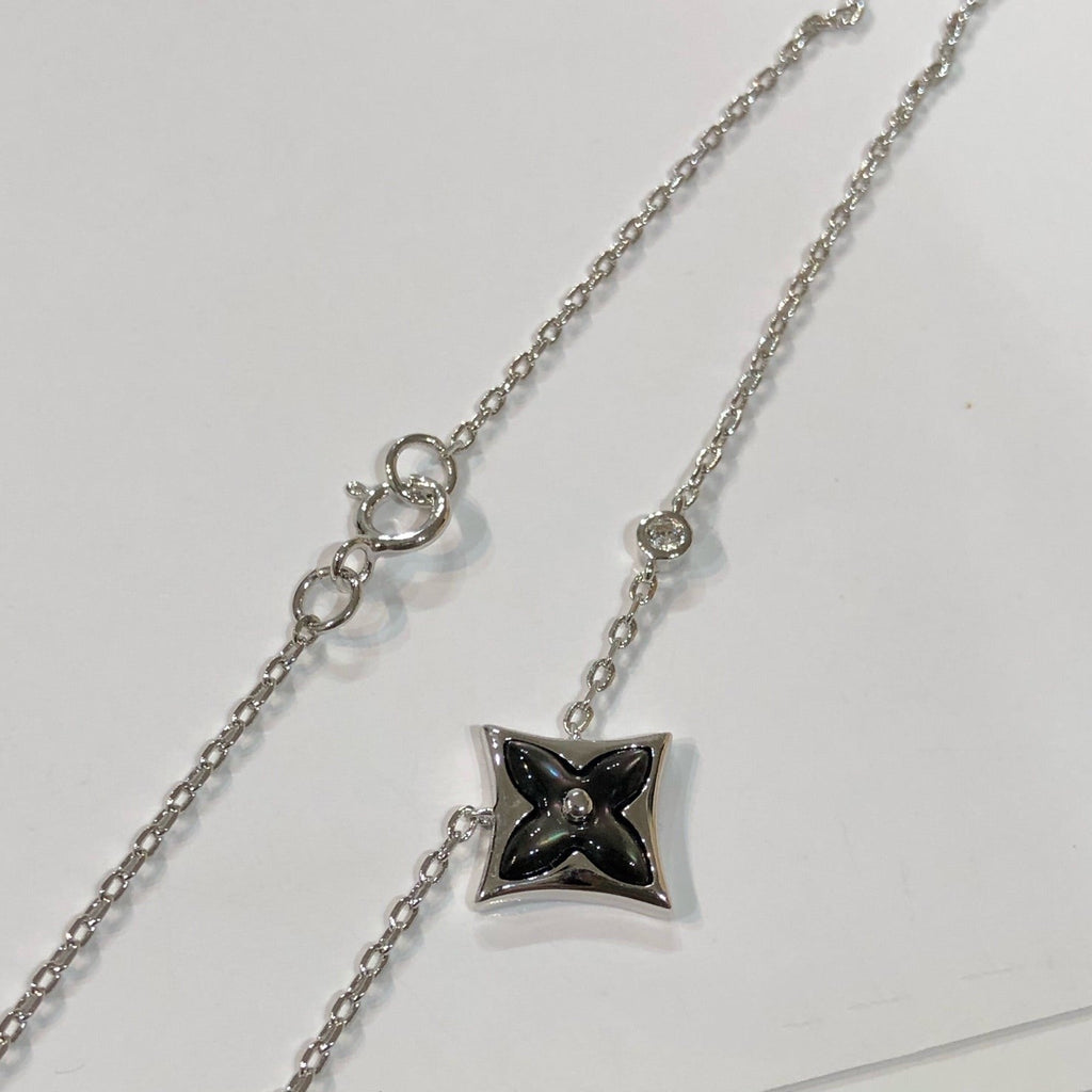 [Cyra]  STAR BLACK MOP NECKLACE