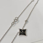 [Cyra]  STAR BLACK MOP NECKLACE