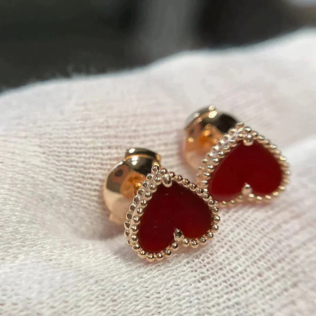 [Cyra]  HEART CARNELIAN STUD EARRINGS