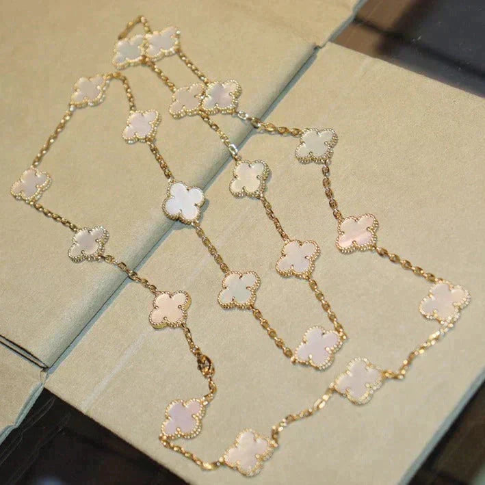 [Cyra]  CLOVER 20 MOTIFS WHITE MOP NECKLACE