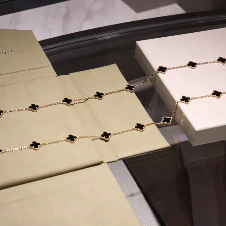 [Cyra]  CLOVER 20 MOTIFS ONYX NECKLACE