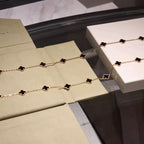 [Cyra]  CLOVER 20 MOTIFS ONYX NECKLACE