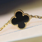 [Cyra]  CLOVER 20 MOTIFS ONYX NECKLACE