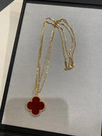 [Cyra]  CLOVER 25MM NECKLACE GOLD CARNELIAN