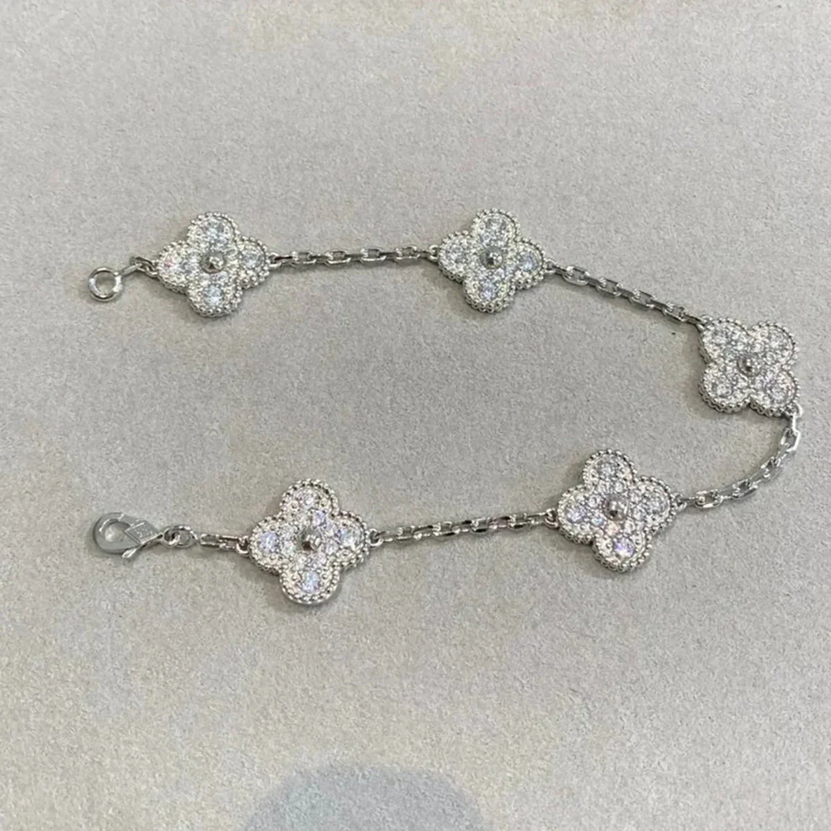 [Cyra]  New  CLOVER 5 MOTIF FULL DIAMOND BRACELET COLLECTION