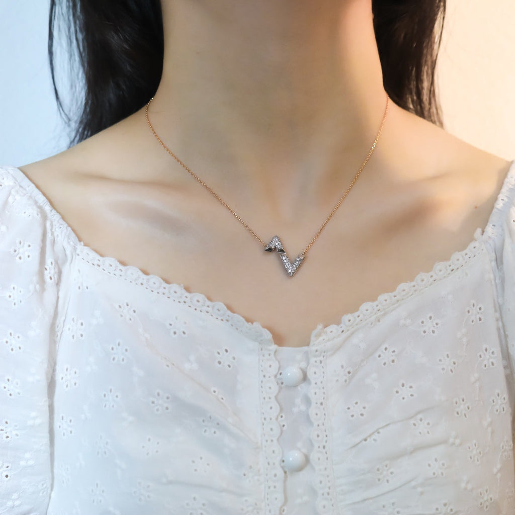 [Cyra]  VOLT SILVER DIAMOND PEDANT NECKLACE