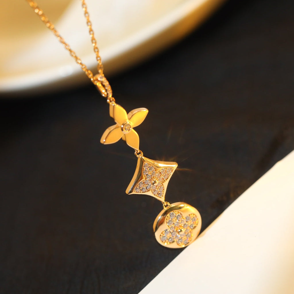 [Cyra] KETTE MIT STERN- UND SONNENDIAMANT IN ROSÉGOLD