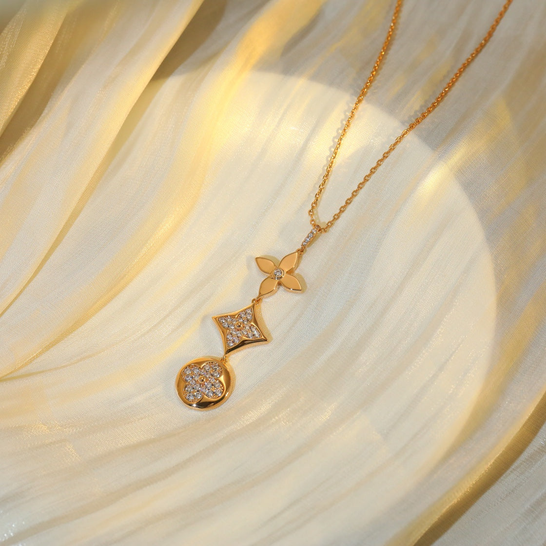 [Cyra]  STAR AND SUN DIAMOND PINK GOLD NECKLACE