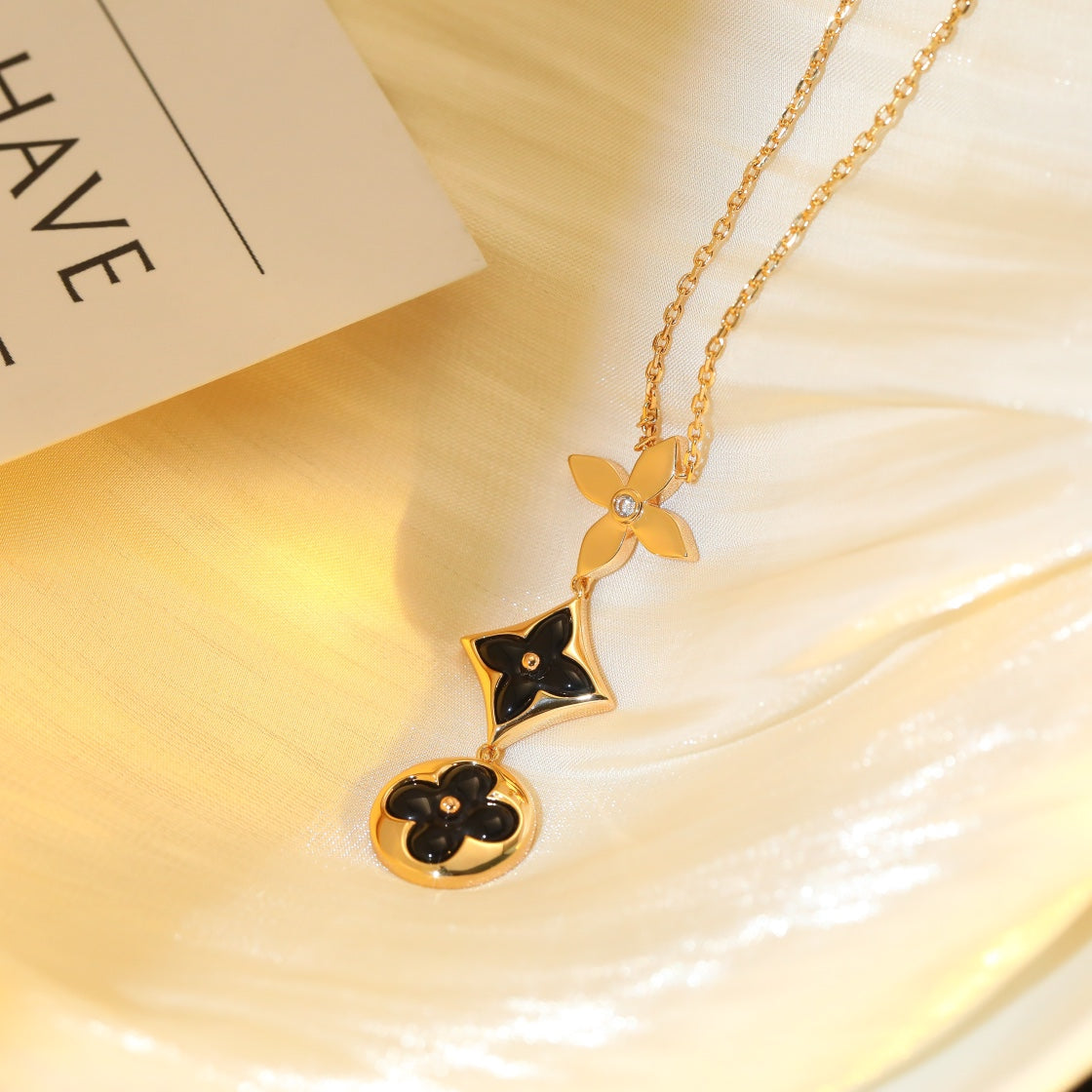 [Cyra]  STAR AND SUN ONYX PINK GOLD NECKLACE