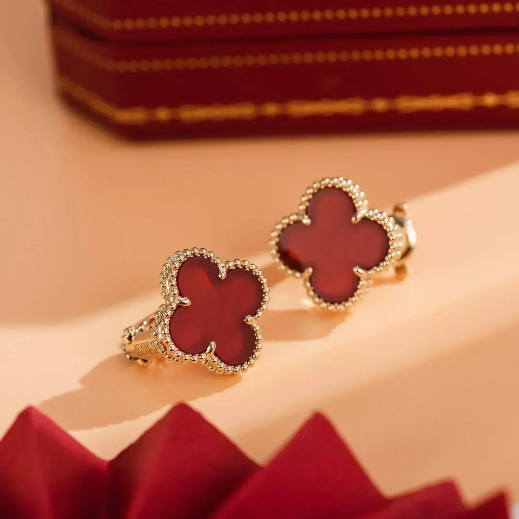 [Cyra]  CLOVER MEDIUM 1 MOTIFS CARNELIAN  EARRINGS