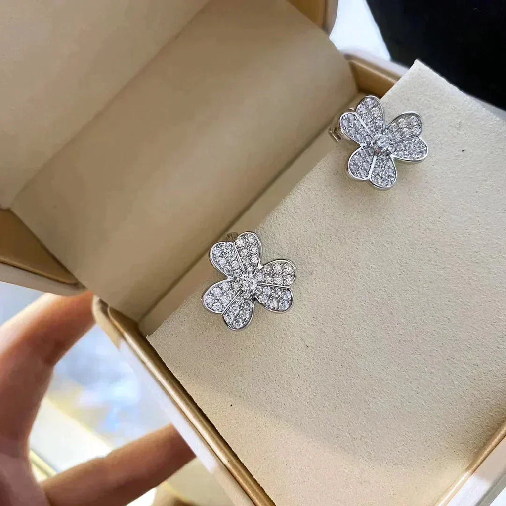 [Cyra]  CLOVER COMOS DIAMOND EARRINGS SILVER