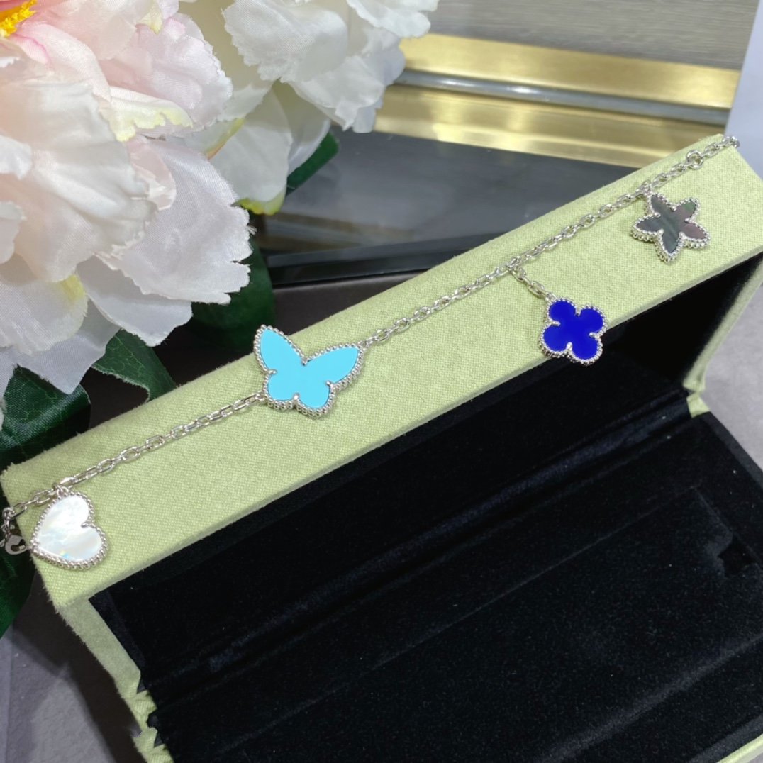 [Cyra]  LUCKY SPRING SILVER BRACELET 4 MOTIF