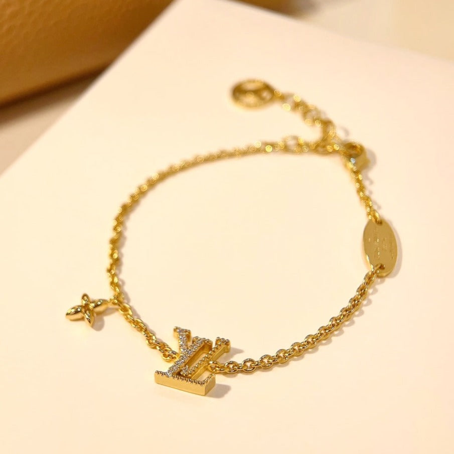 [Cyra]  LOGO STAR MOTIF GOLD BRACELET