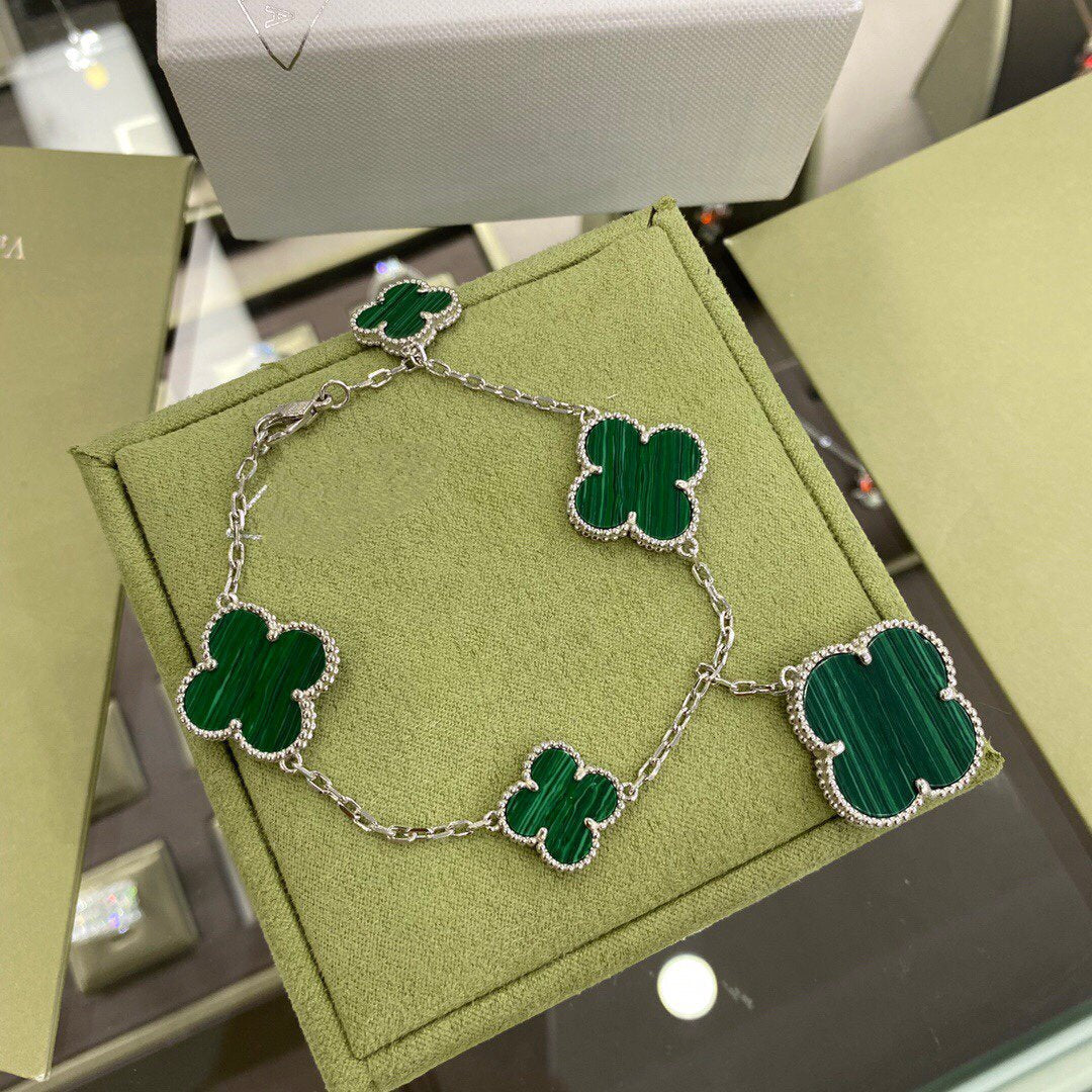 [Cyra]  CLOVER 5 MOTIFS SIVLER MALACHITE BRACELET