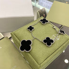[Cyra]  CLOVER 5 MOTIFS SIVLER ONYX BRACELET