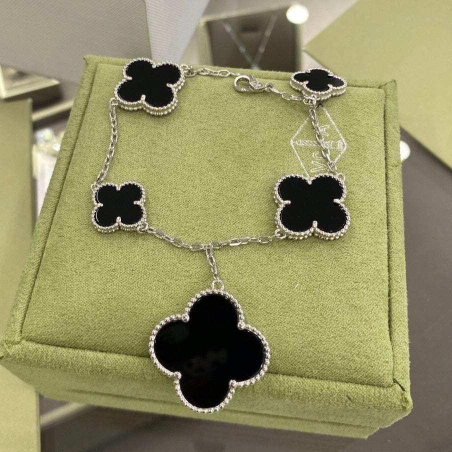 [Cyra]  CLOVER 5 MOTIFS SIVLER ONYX BRACELET