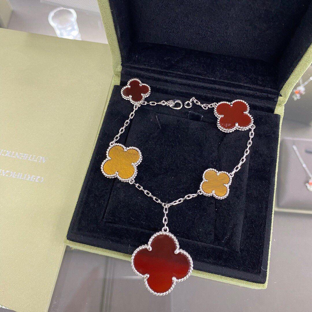 [Cyra]  CLOVER 5 MOTIFS SIVLER CARNELIAN TIGER EYE BRACELET
