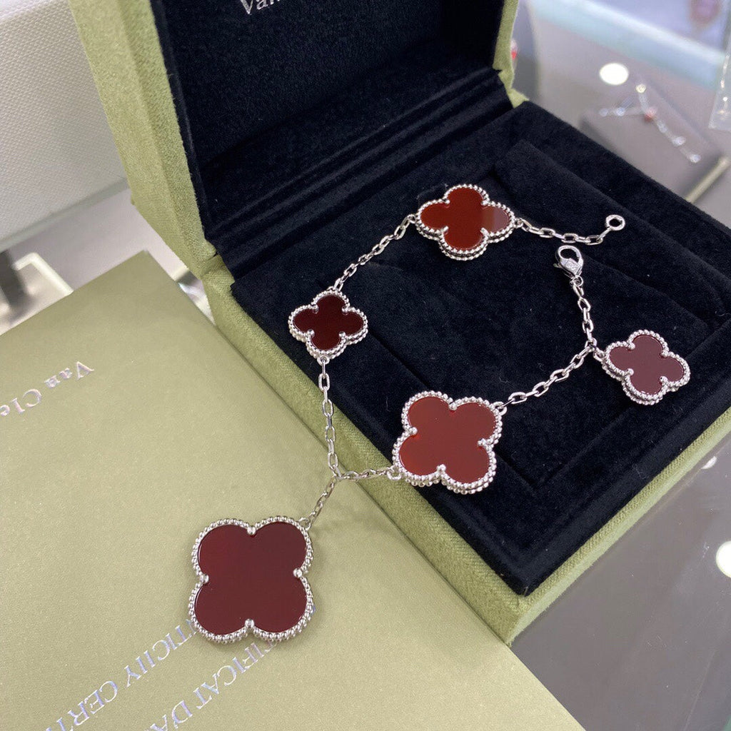 [Cyra]  CLOVER 5 MOTIFS SIVLER CARNELIAN BRACELET