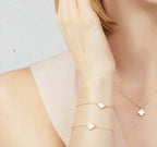[Cyra]  CLOVER MINI 9.5MM WHITE MOTHER-OF-PEARL NECKLACE