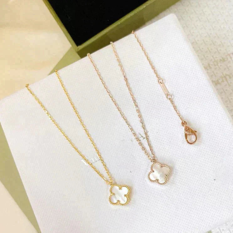[Cyra]  CLOVER MINI 9.5MM WHITE MOTHER-OF-PEARL NECKLACE