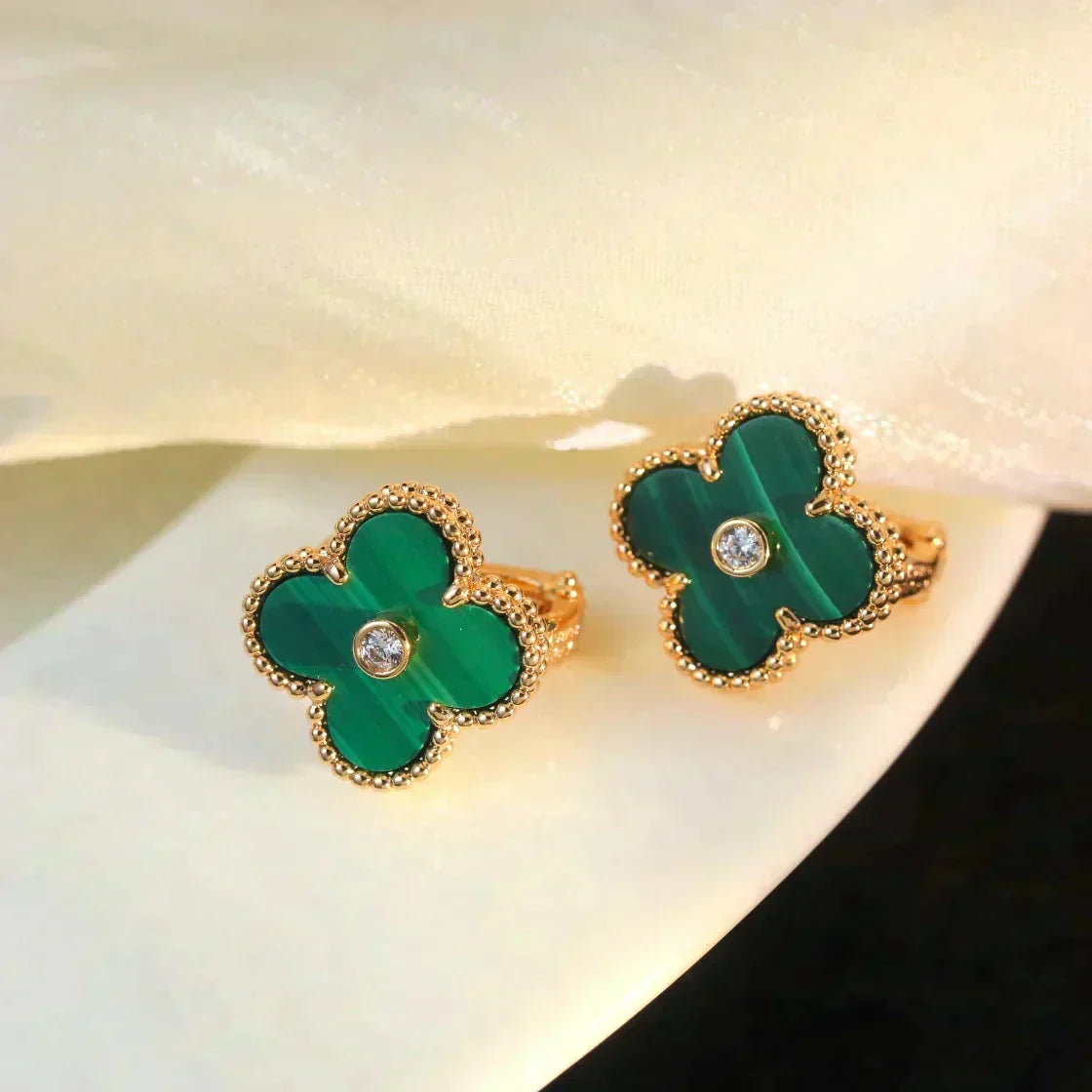 [Cyra] CLOVER MEDIUM 1 MOTIV MALACHIT DIAMANT OHRRINGE