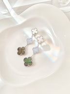 [Cyra]  CLOVER 3 MOTIFS CHALCEDONY DARK MOP SILVER EARRINGS
