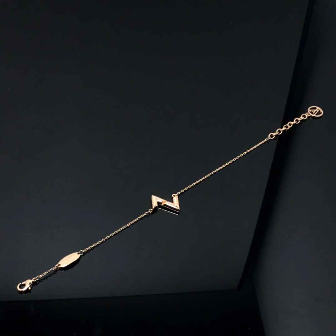 [Cyra]  VOLT LV LOGO BRACELET
