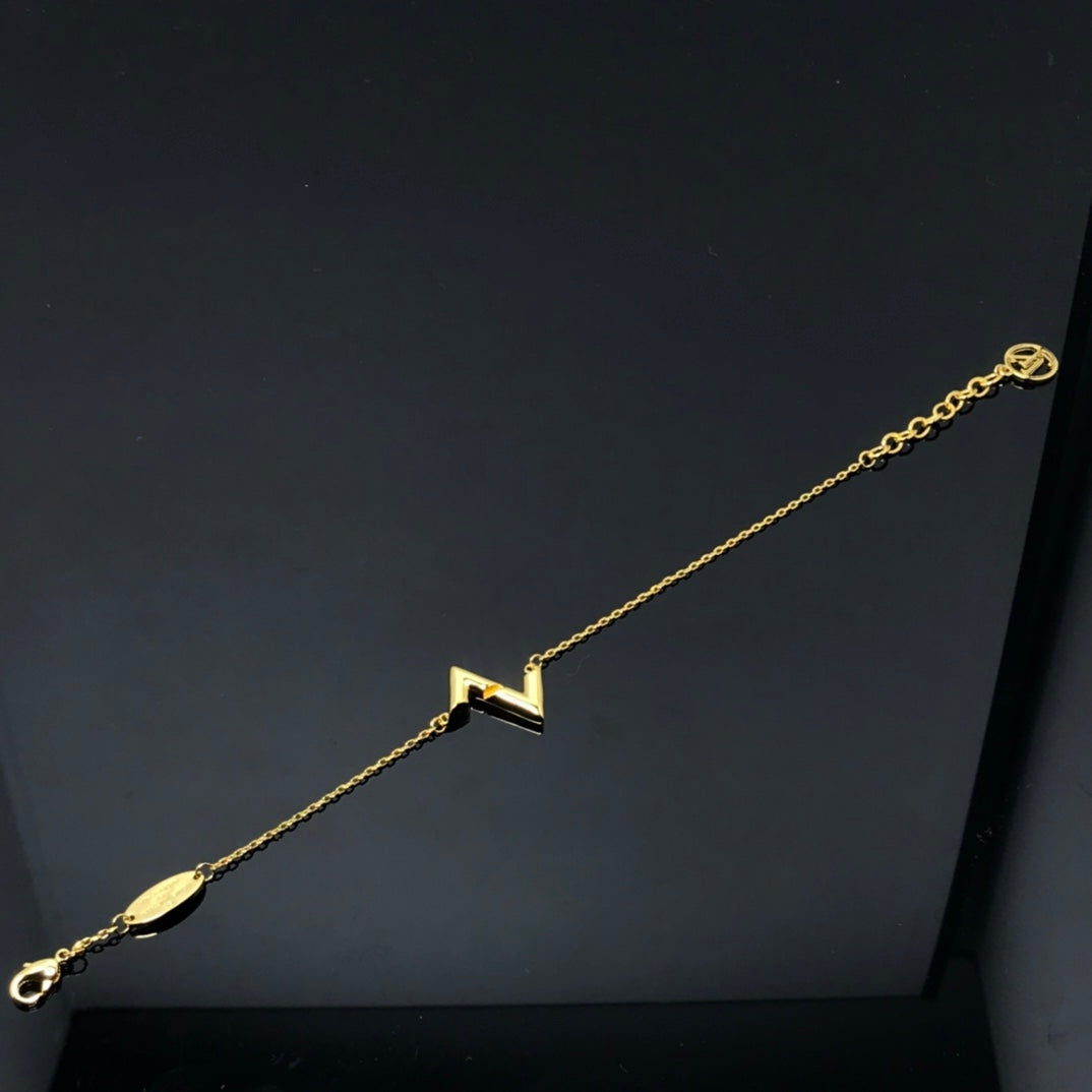 [Cyra]  VOLT LV LOGO BRACELET